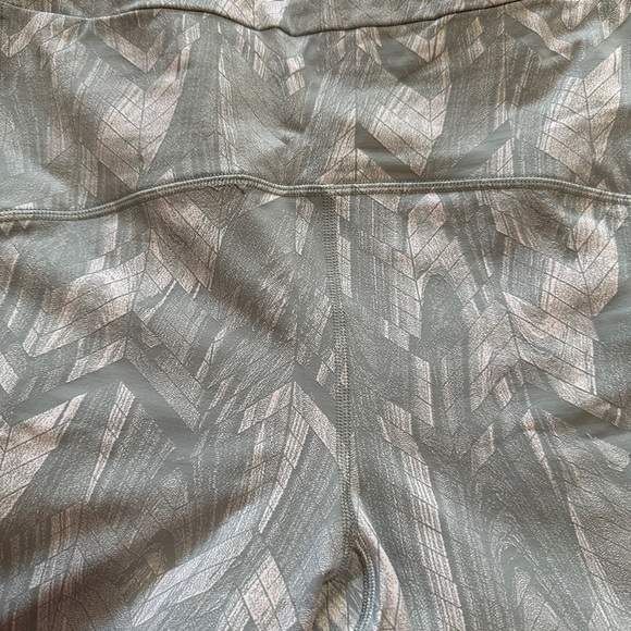 Lululemon HR Leggings - Picture 13 of 14